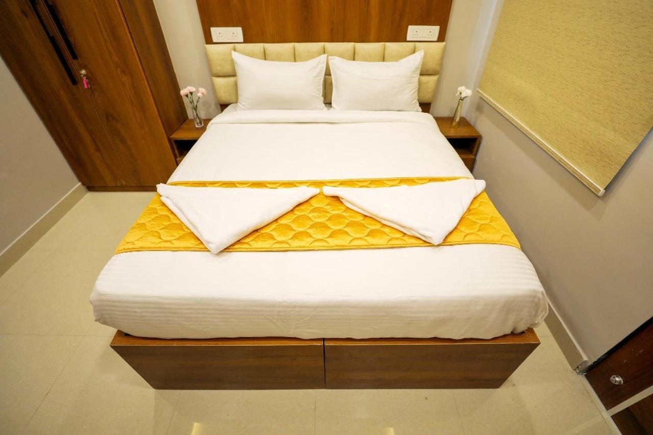 Hotel Ceasta, Beside Us Consulate Hyderabad, Gachibowli Gundipet Eksteriør billede