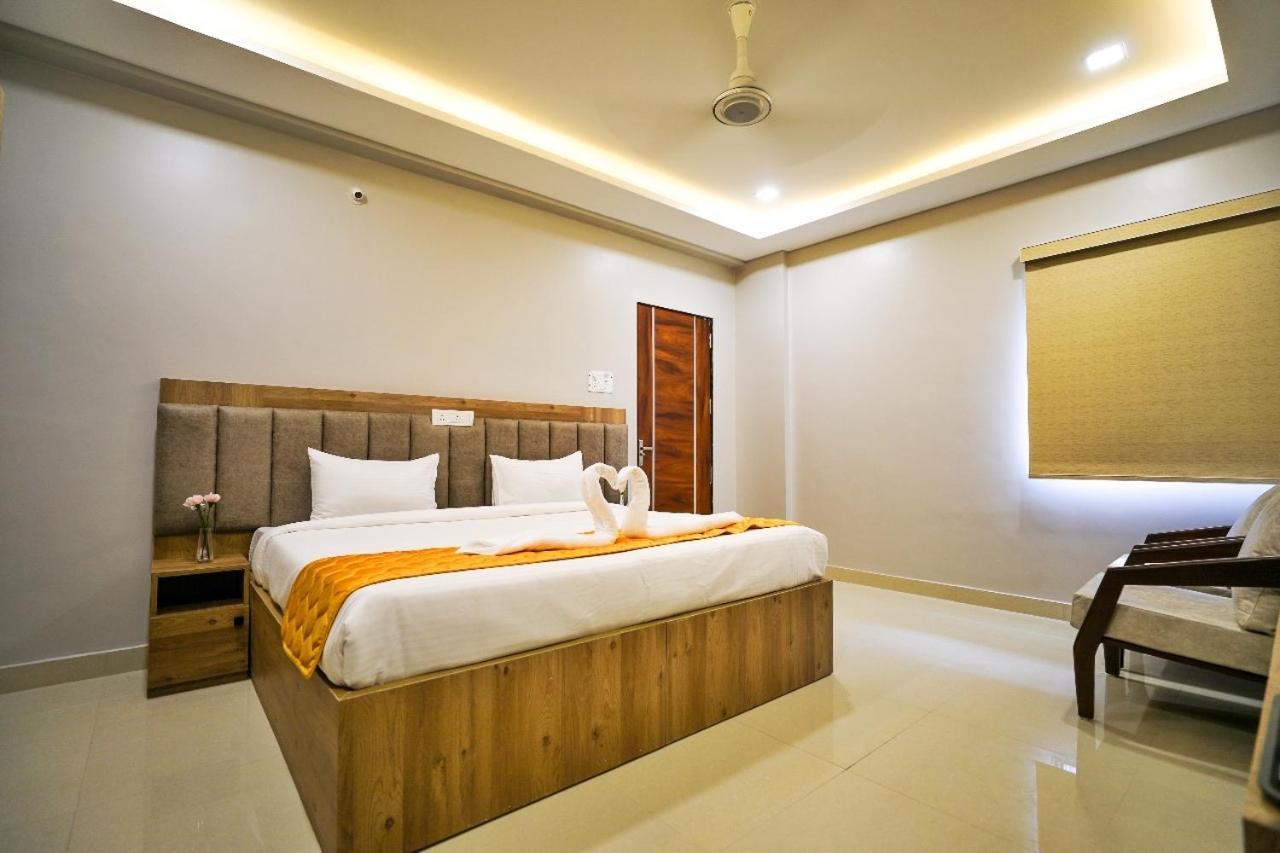 Hotel Ceasta, Beside Us Consulate Hyderabad, Gachibowli Gundipet Eksteriør billede