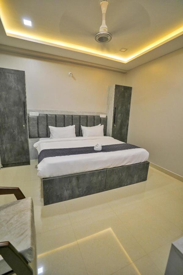 Hotel Ceasta, Beside Us Consulate Hyderabad, Gachibowli Gundipet Eksteriør billede