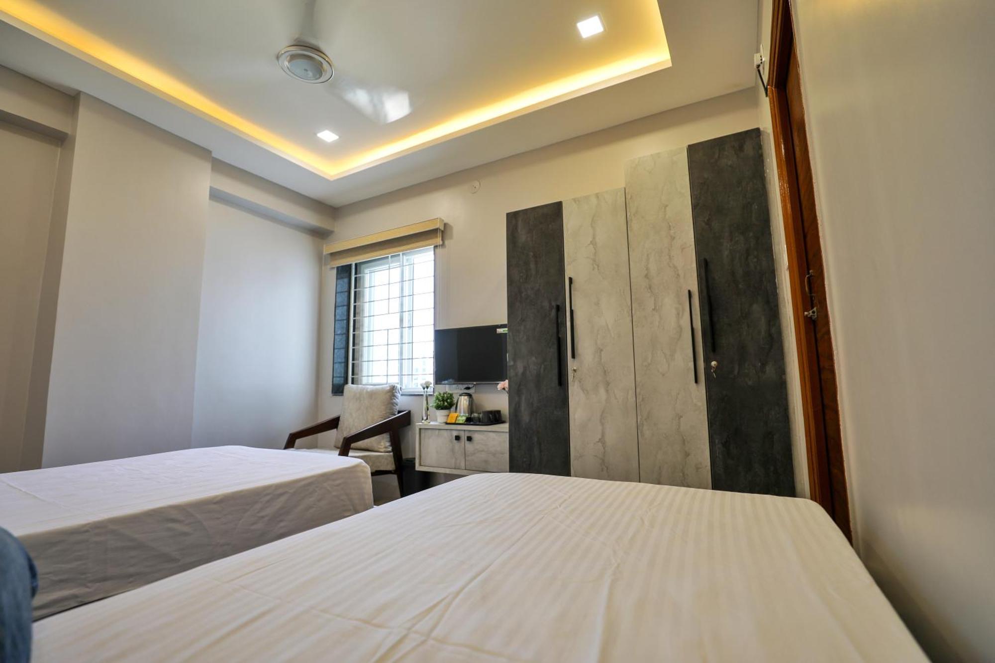 Hotel Ceasta, Beside Us Consulate Hyderabad, Gachibowli Gundipet Eksteriør billede
